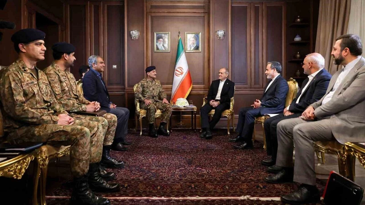 İran Ve Pakistan Arasında Kritik Zirve Neden Bizimde Bir Nato'muz Olmasına
