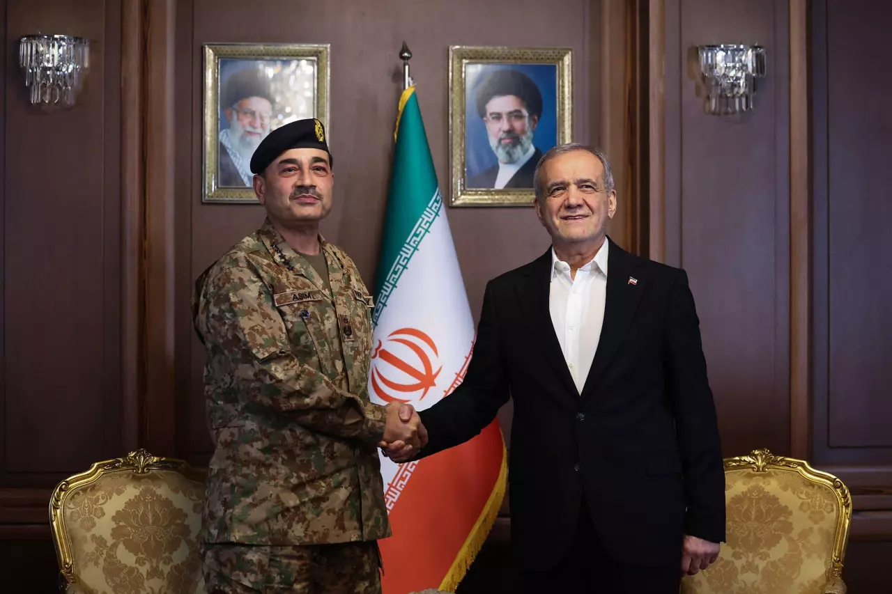 İran Ve Pakistan Arasında Kritik Zirve Neden Bizimde Bir Nato'muz Olmasıns