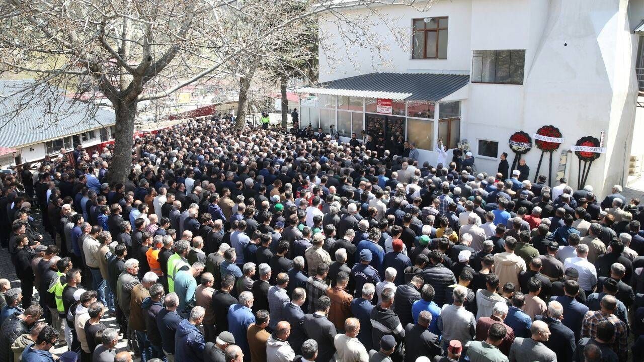 Okul Katliamında Kaybettiğimiz Canlar Gözyaşlarıyla Uğurlandı Kendileri Küçük Ama Acıları Çok Ağır Geldi (1)