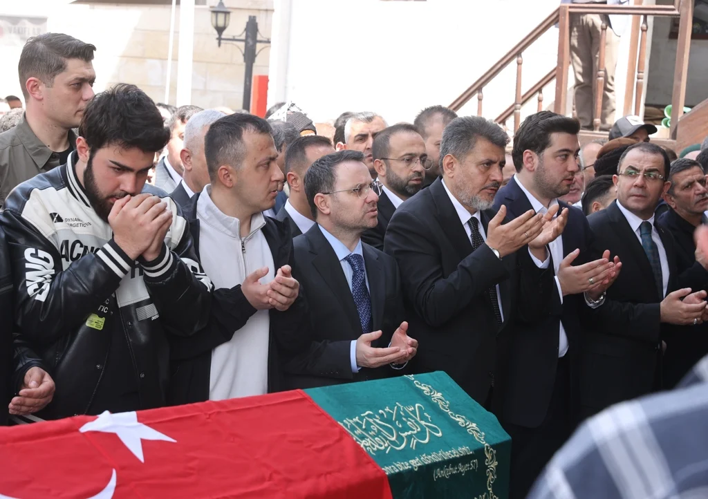 Okul Katliamında Kaybettiğimiz Canlar Gözyaşlarıyla Uğurlandı Kendileri Küçük Ama Acıları Çok Ağır Geldi (4)