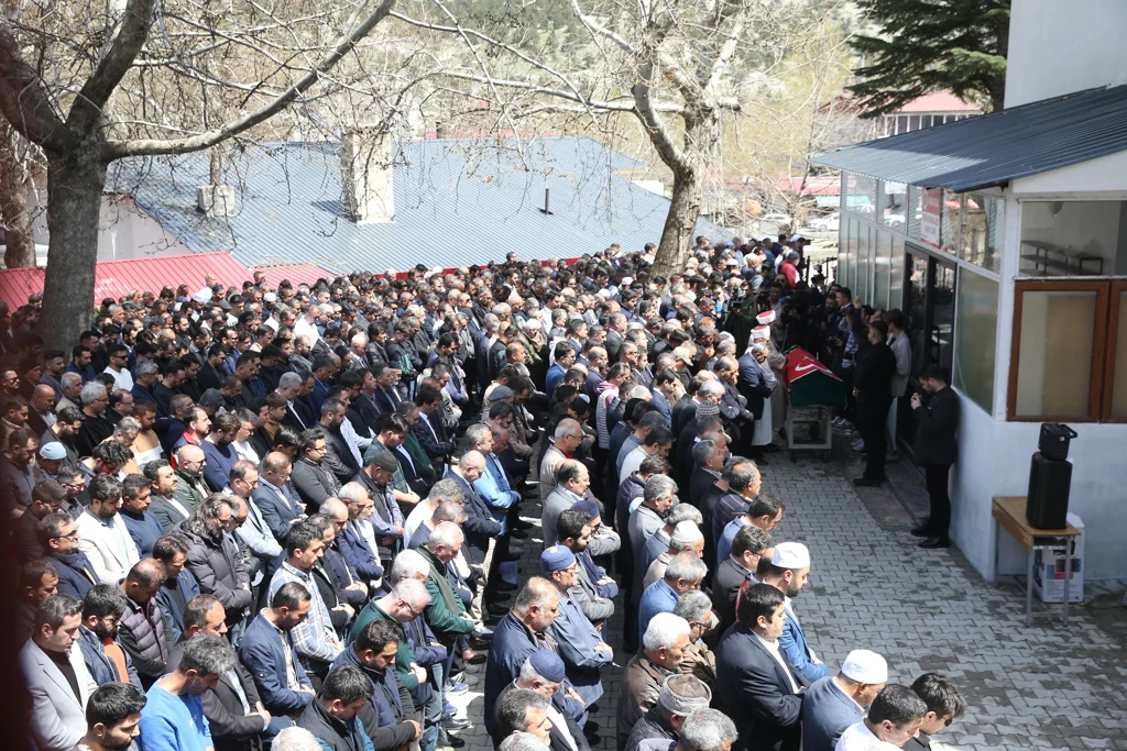Okul Katliamında Kaybettiğimiz Canlar Gözyaşlarıyla Uğurlandı Kendileri Küçük Ama Acıları Çok Ağır Geldi (6)