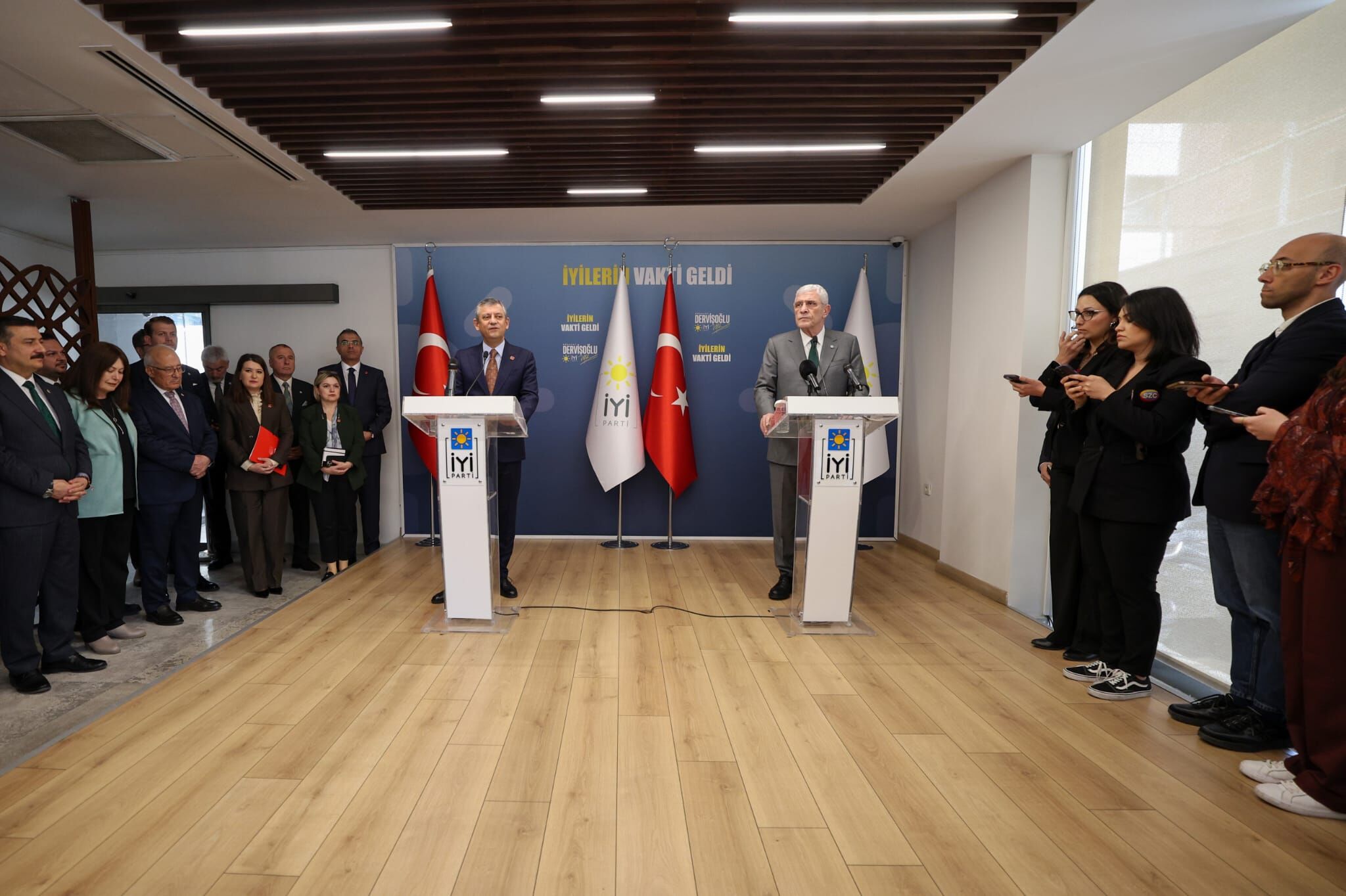 Özel’in Ara Seçim Ziyaretleri Devam Ediyor Dervişoğlu, Davutoğlu Ve Erbakan Ile De Görüştü “Geçim Yoksa Seçim Var” (7)