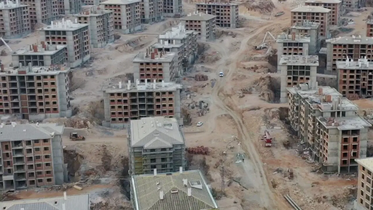Saadet Partili Çalışkan’dan Hatay’da Yeniden Yapılaşma Tepkisi Mahalle Kültürü Kayboluyor, Vatandaş Mağdur” (2)