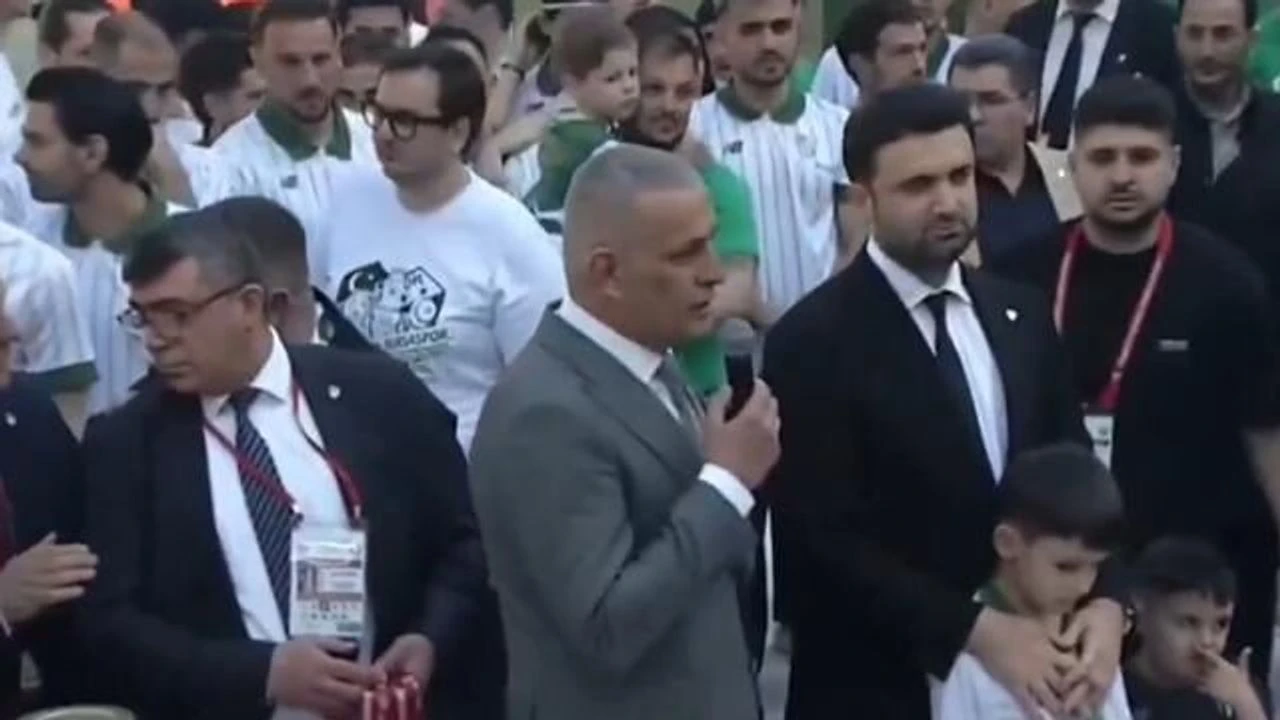 Tff Başkanı Hacıosmanoğlu'na Şampiyonluk Kutlamasına Şok Protesto! Islıklar Hiç Susmadı (1)