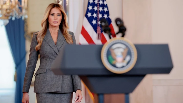Trumpin Esi Melania Trumptan Bek Qvpo Cover