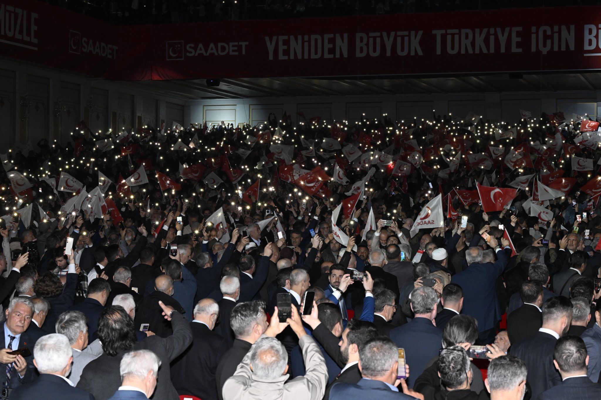 Türkiye Divanı'ndan Erken Seçim Hamlesi Saadet, Salonlara Sığmıyor Dalga Dalga Ülke Geneline Yayılıyor (24)