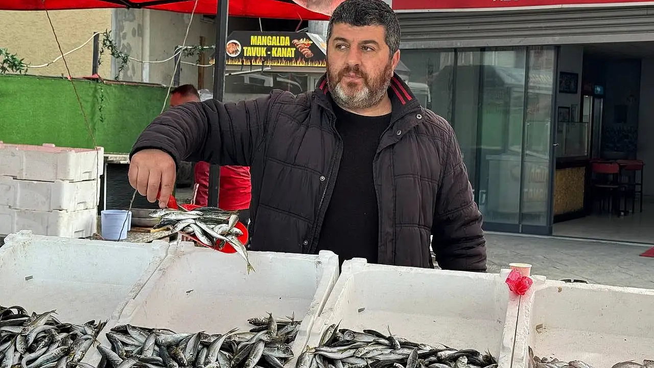 Zonguldak’ta Vatandaşın Tesellisi Istavrit Oldu Fiyatlar Neredeyse Bedava!S