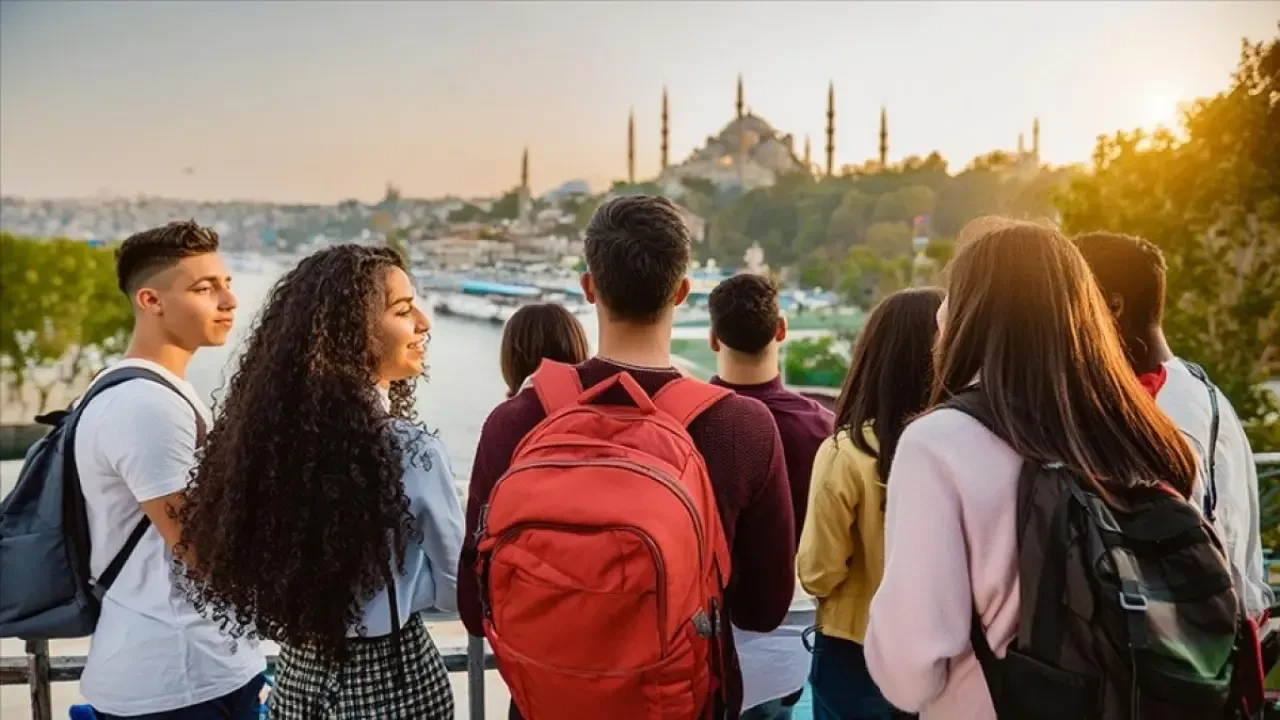 7238 Genclerin Mutlulugu Yuzde 50 Barajini Asti