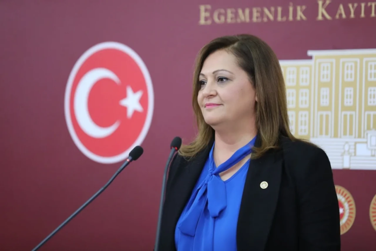 Adım Adım Ak Parti’ye Doğru Yol Alıyor Burcu Köksal, E Devlet Üzerinden Chp Üyeliğinden Istifa Etti (1)-1