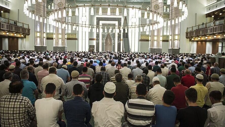 Bayram Namazi Saat Kacta Il Il Namaz Saatleri Belli Oldu 1743064004851 1 888X500