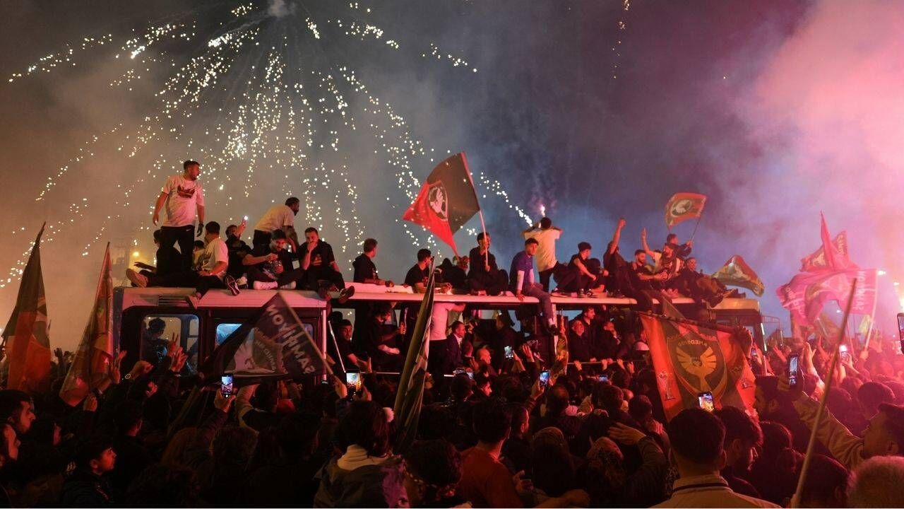 Diyarbakır'da Şampiyonluk Kutlamalarının Faturası Ağır Oldu 11 Kişi Yaralandı 10 Şüpheli Gözaltına Alındı (1)-2