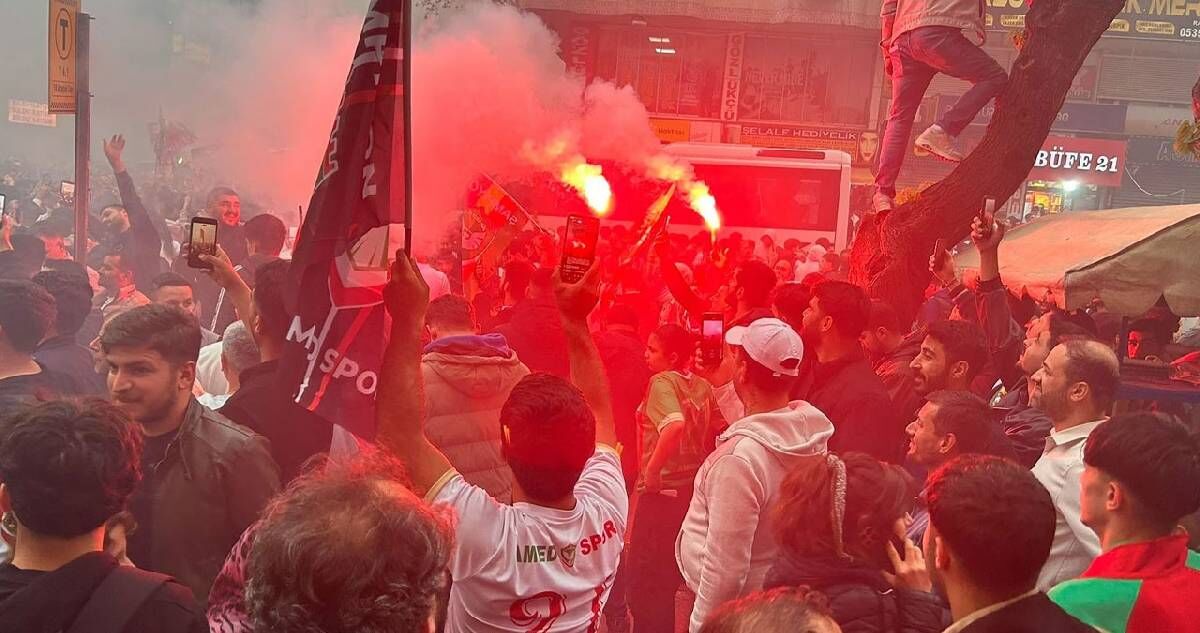 Diyarbakır'da Şampiyonluk Kutlamalarının Faturası Ağır Oldu 11 Kişi Yaralandı 10 Şüpheli Gözaltına Alındı (2)-1