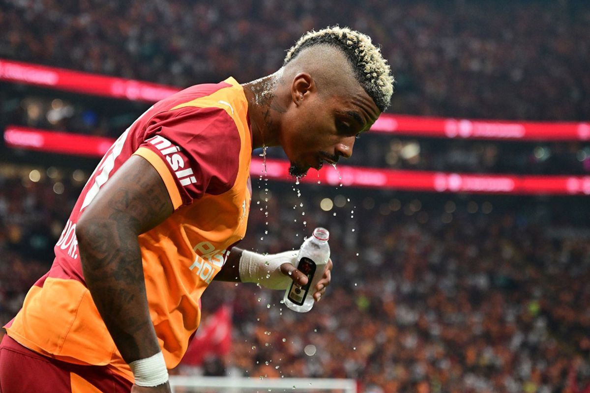Galatasaray Transfer Ilk Imzayı Attırdı 1+1 Yıllık Sözleşmeye Tamam Dedi (1)-1