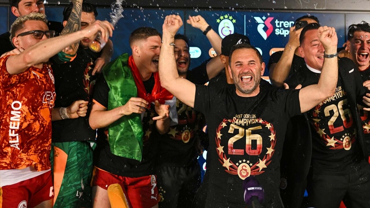 Galatasaray'da 26. Şampiyonluk Sonrası Okan Buruk Hedefimiz Üst Üste Beşinci Şampiyonluk-1