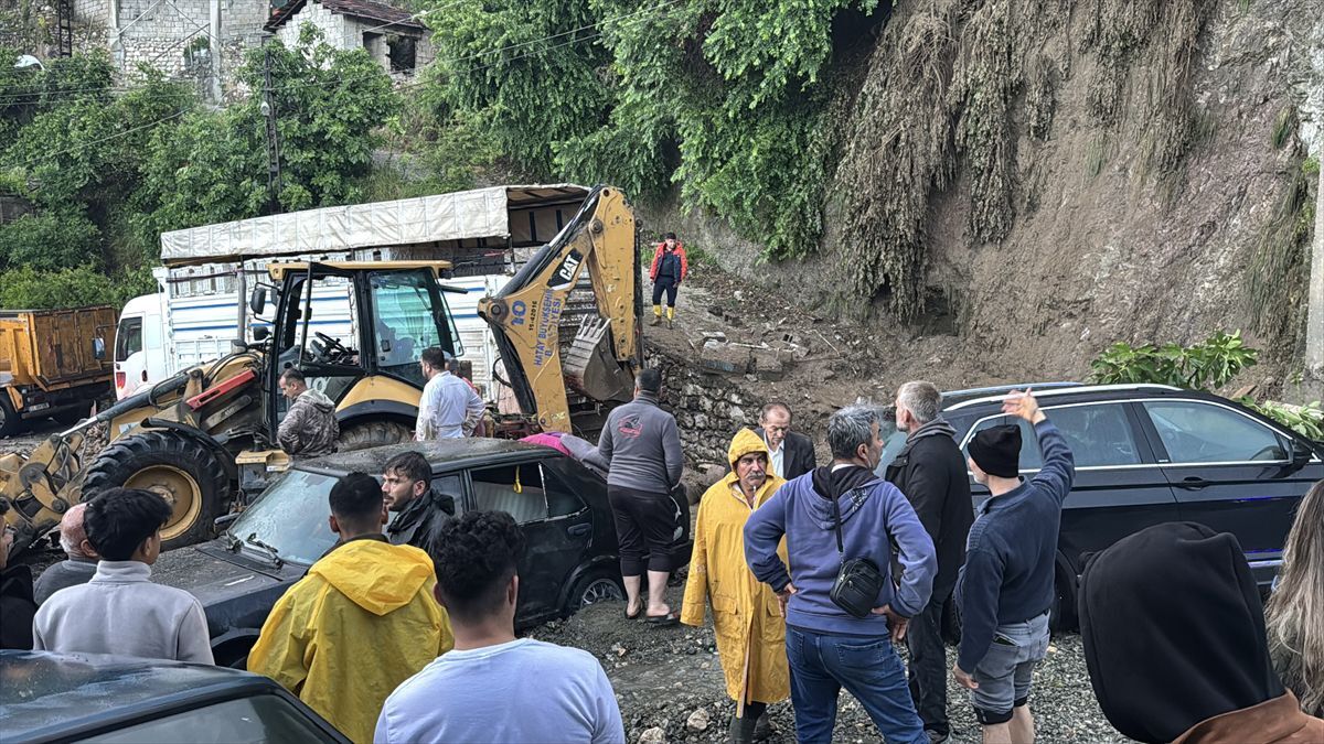 Hatay Geceyi Kabusla Geçirdi Sel, Çökme Ve Ölüm Peş Peşe Geldi (3)