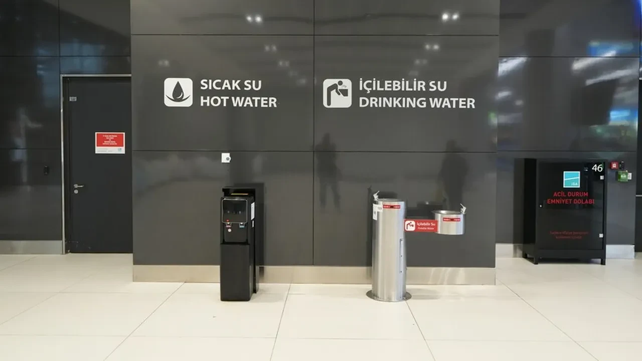 Havalimanlarinda Yeni Donem Ucretsiz Su Hizmeti Yayginlasiyor 3338643 202605310021 1