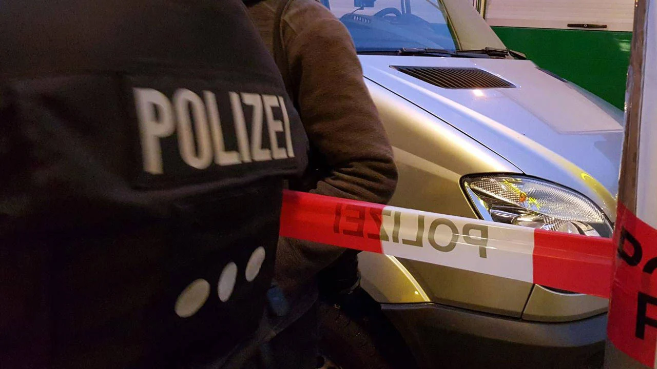 Italya Da Bir Saldirgan Aracini Yayalarin Uzerine Surdu 4 U Agir 8 Yarali