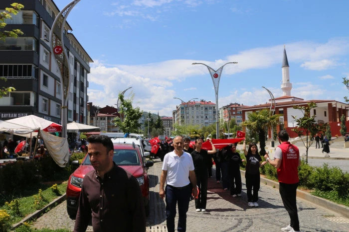Ofta Genclik Yuruyusu Coskusu Gencler 19 Mayis Ruhunu Sokaklara Tasidi13Jpg 093341 20260518
