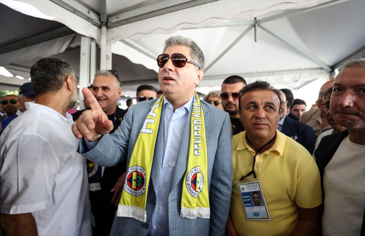 Aa 20260607 41601002 41600999 Fenerbahce Kulubunun Olaganustu Secimli Genel Kurulu Kopya