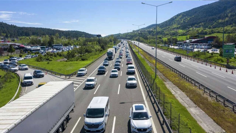 Sürücüler dikkat! Anadolu Otoyolu Kocaeli kesimi Ankara yönü trafiğe kapatılacak