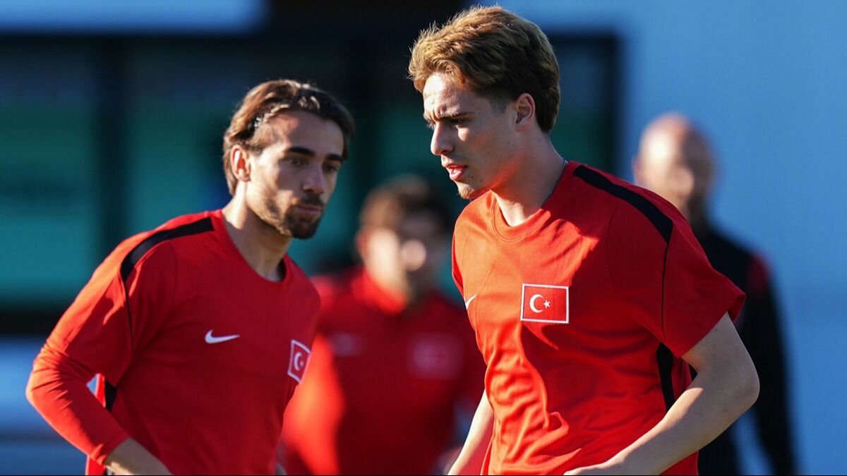 Avustralya Maçı Öncesi Milli Takıma Müjde Yıldız Futbolcu Antrenmana Katıldı! (1)