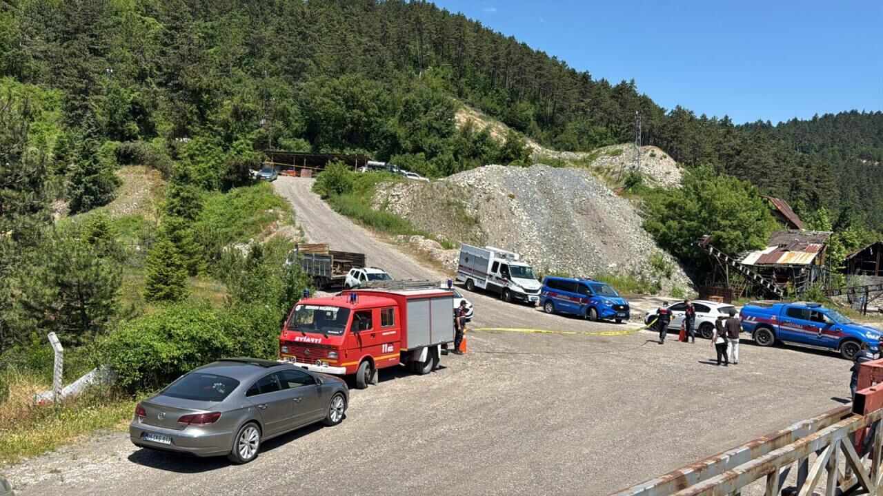 Bolu'da Maden Ocağında Göçük! Toprak Altında Kalan Işçi Için Çalışmalar Sürüyor (4)