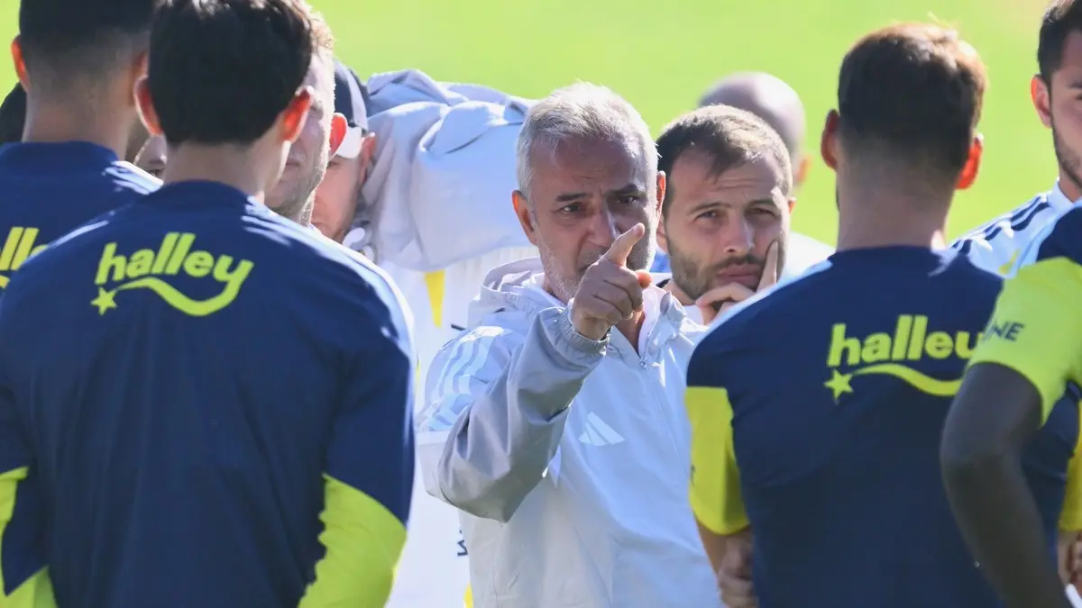 Fenerbahçe'de 8 Yıldız Gidiyor Aziz Yıldırım Biletlerini Kesti (5)