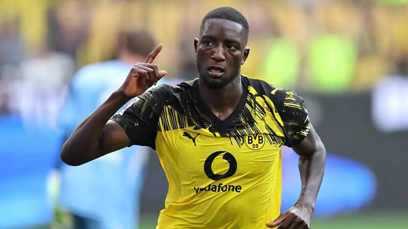 Fenerbahçe'nin Guirassy Hayali Suya Düştü Dortmund'dan Kötü Haber! (2)