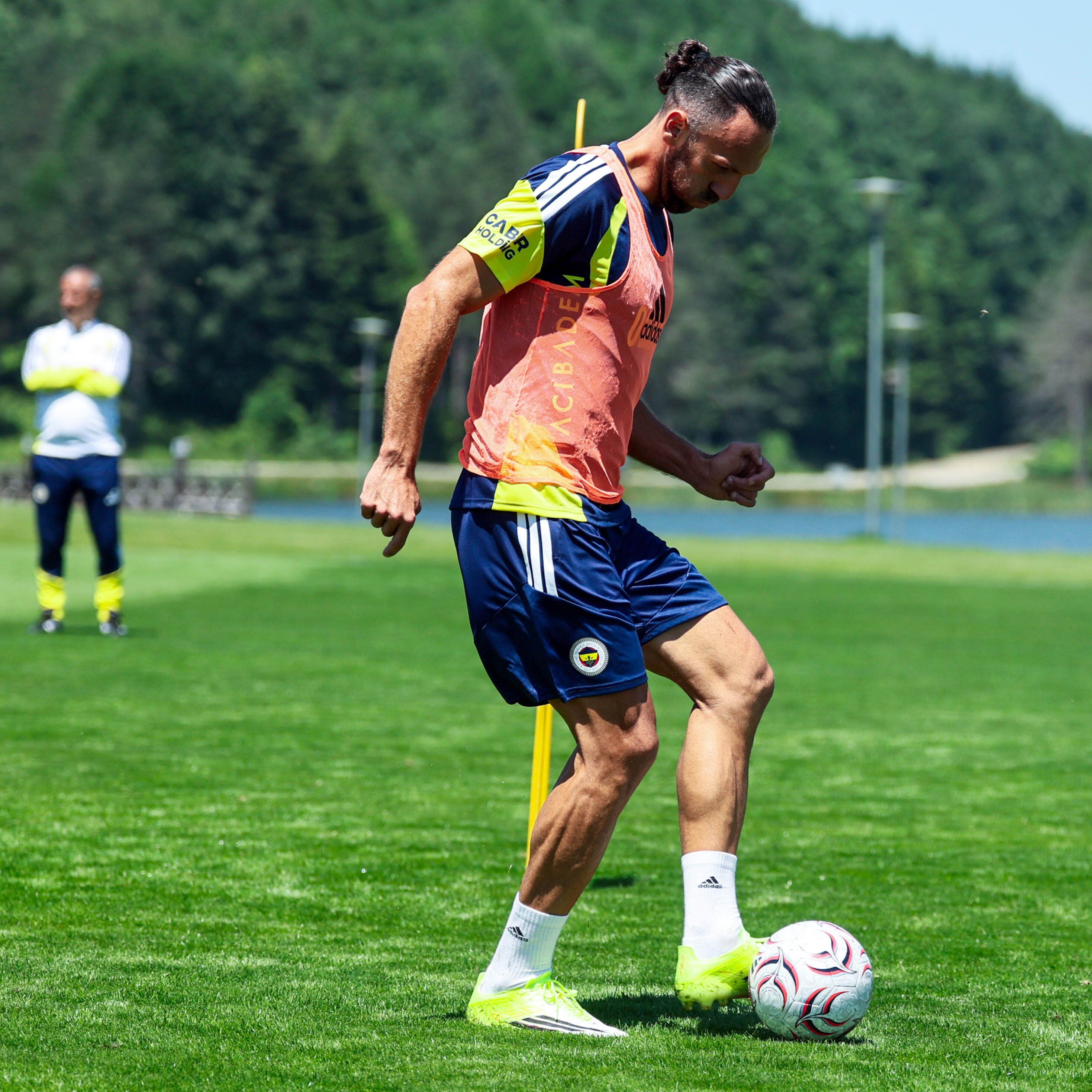 Fenerbahçe'de Vedat Muriqi şoku! Kaç hafta sahalardan uzak kalacağı belli oldu