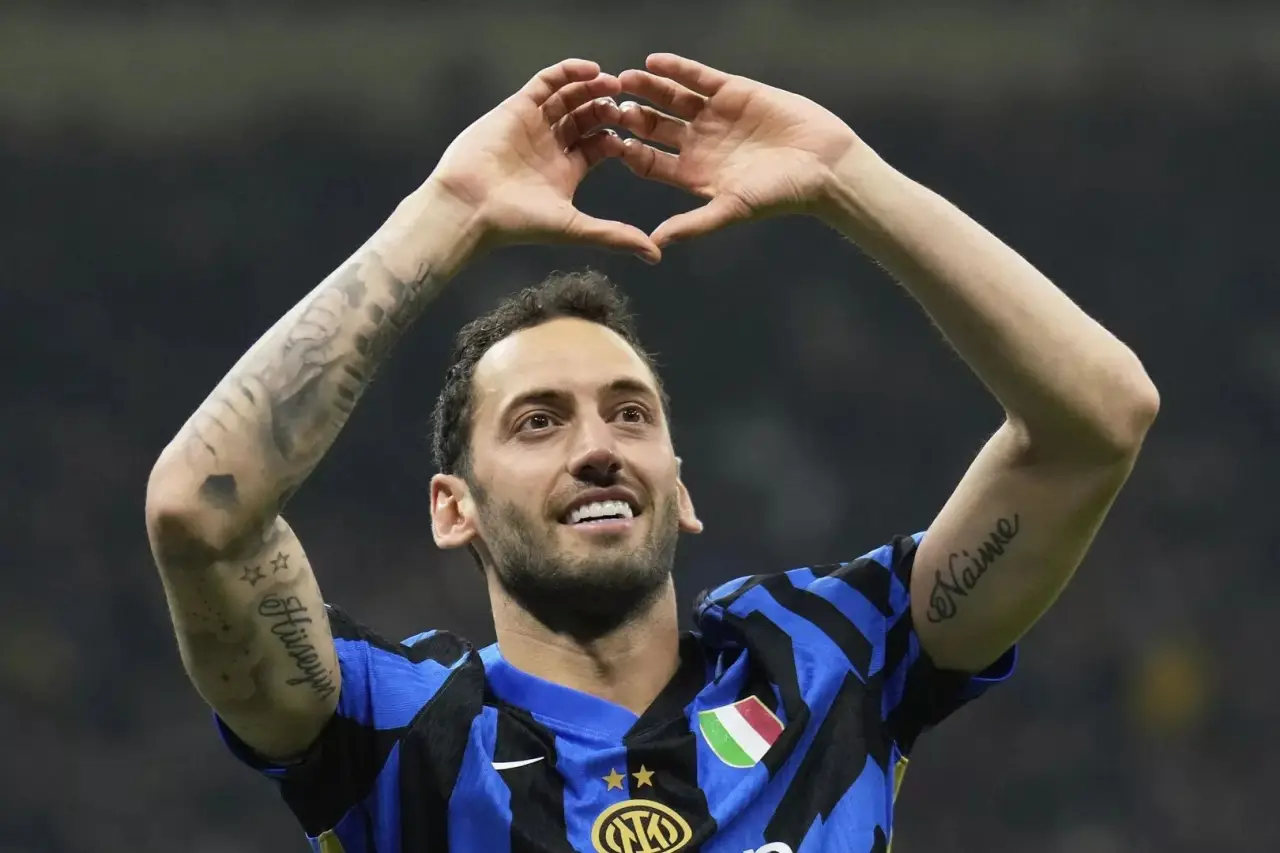 Hakan Çalhanoğlu Fenerbahçe Için Bunu Da Yaptı! Taraftarlar Şokta (3)