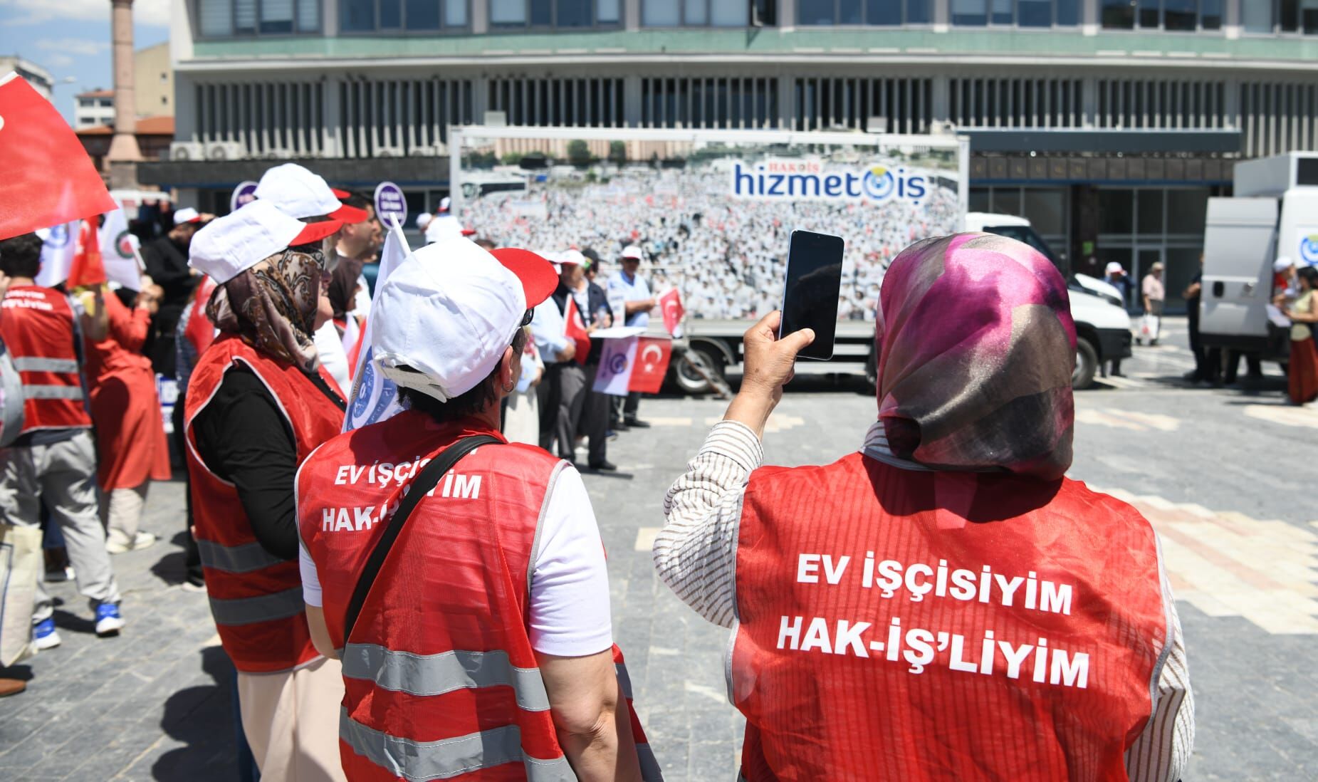 Hizmet İş'ten Ev Işçileri Için Yasal Güvence Çağrısı Görünmeyen Emeğin Hakkı Teslim Edilmelidir (3)
