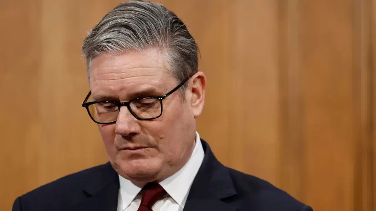 İngiltere Başbakanı Keir Starmer istifa etti!