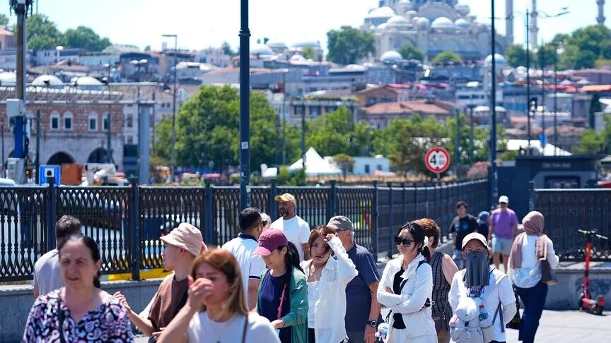 İstanbul'da yılın en sıcak günü: Valilikten 40 derece uyarısı