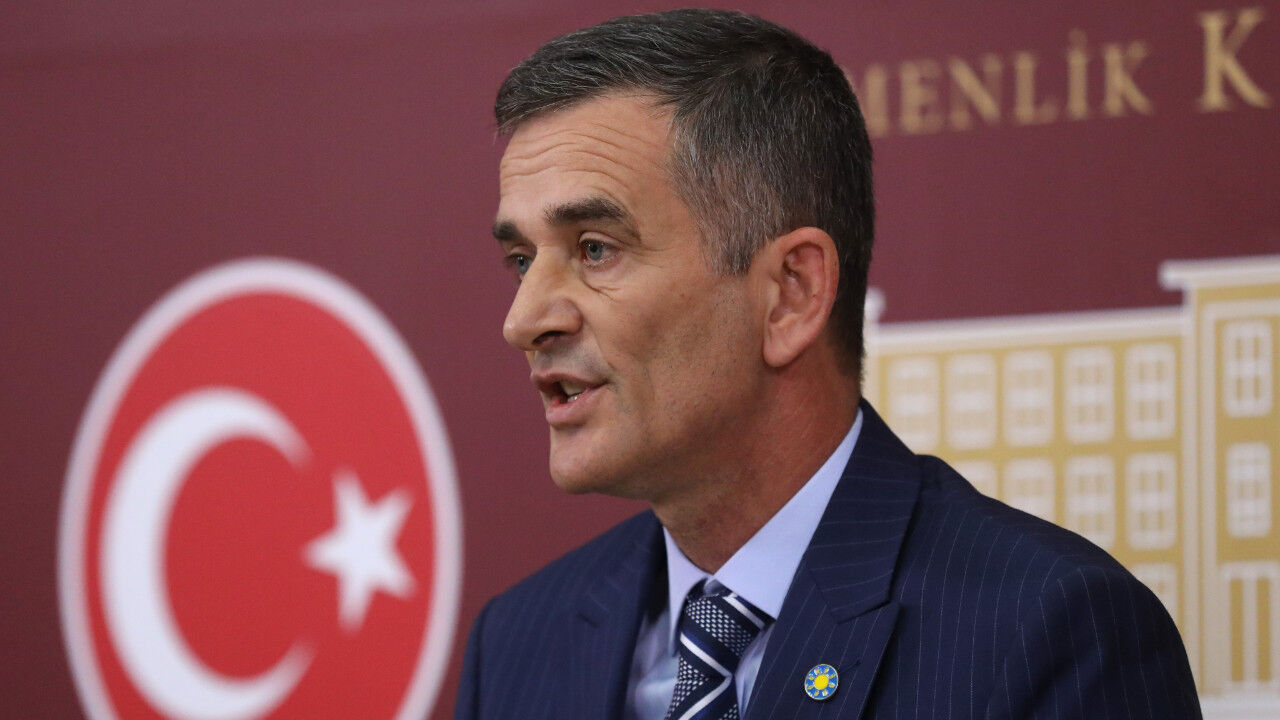 İyi̇ Parti’den Gelmişti Ümit Dikbayır, Chp'den Istifa Etti!G