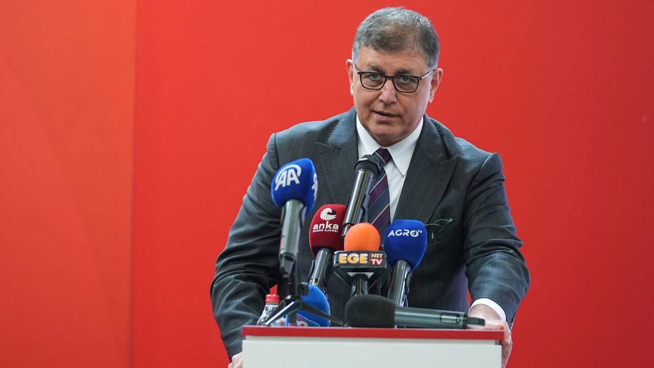 Izmir Buyuksehir Belediyesi Baskani Cemil Tugay Chp Den Istifa Etti