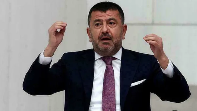 İzmir'de Seferihisar Belediyesi'ne Rüşvet Operasyonu 6 Kişi Gözaltına Alındı (2)
