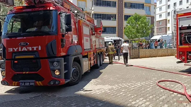 Kahramanmaraş'ta Apartman Yangın Faciası 3 Kişi Canından Oldu (3)