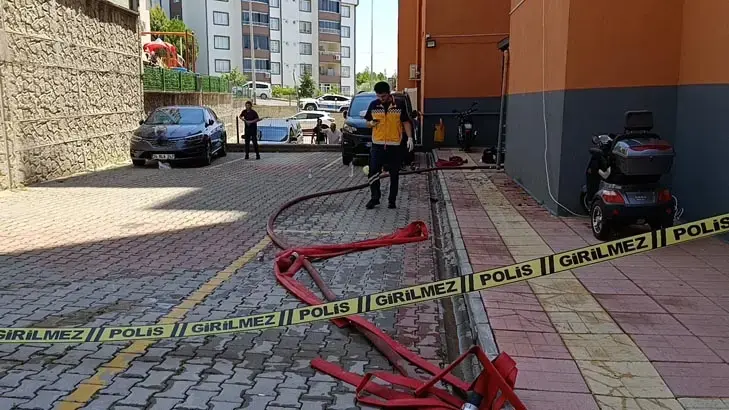 Kahramanmaraş'ta Apartman Yangın Faciası 3 Kişi Canından Oldu (4)
