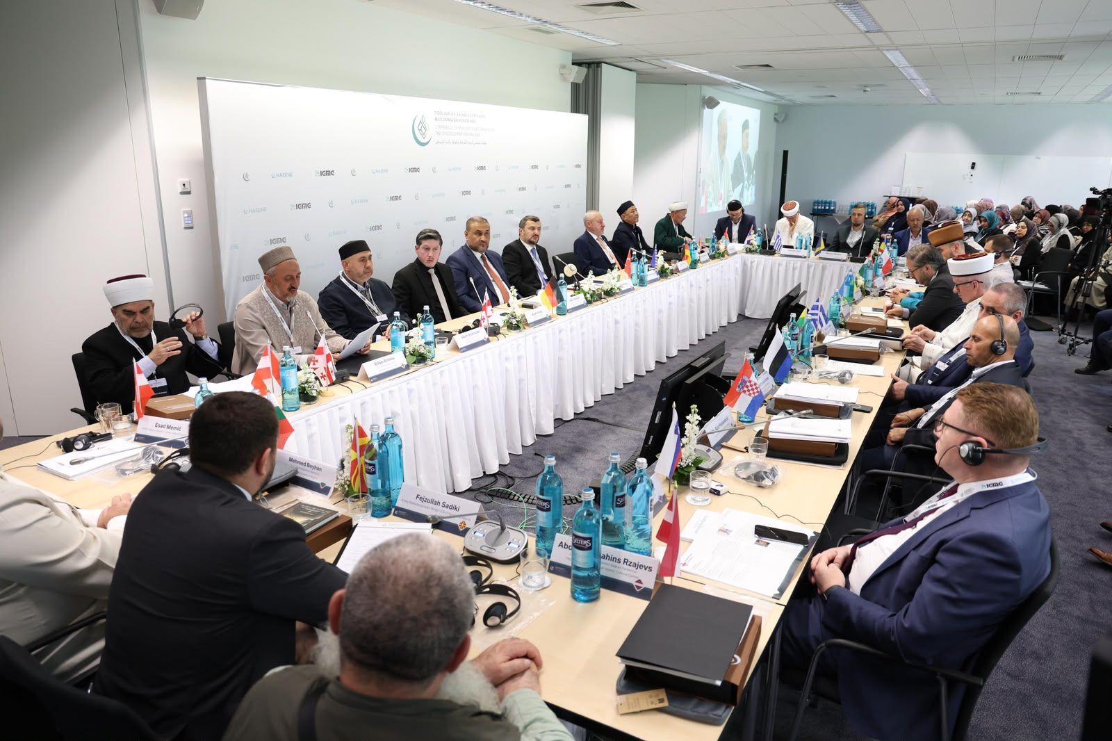Köln'de Uluslararası Konferans 17 Ülkenin Müslüman Temsilcileri Buluştu!H