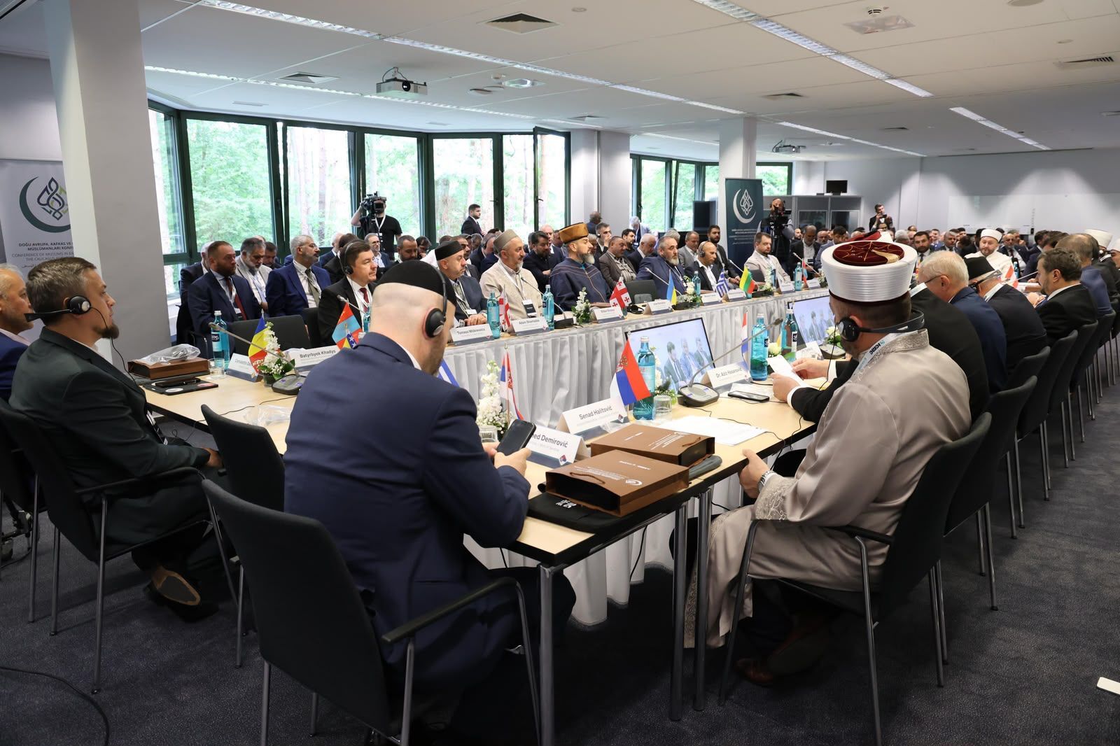 Köln'de Uluslararası Konferans 17 Ülkenin Müslüman Temsilcileri Buluştu!S-1