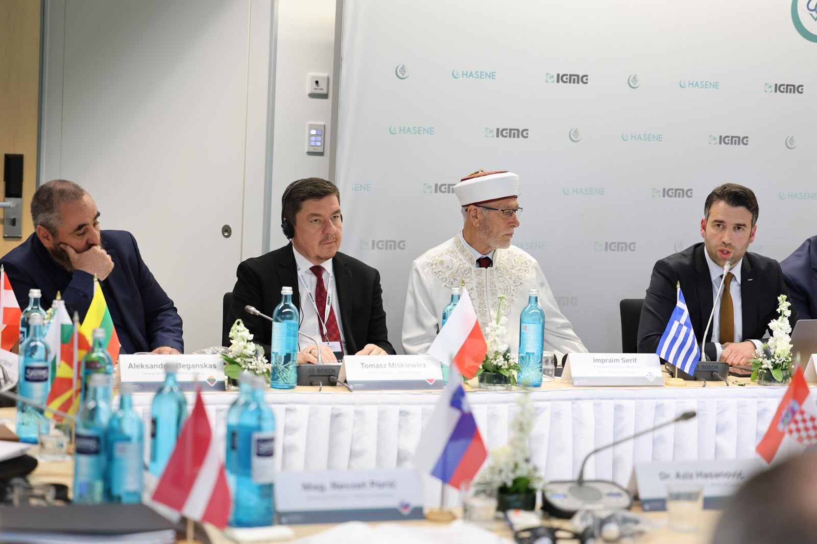 Köln'de Uluslararası Konferans 17 Ülkenin Müslüman Temsilcileri Buluştu!S