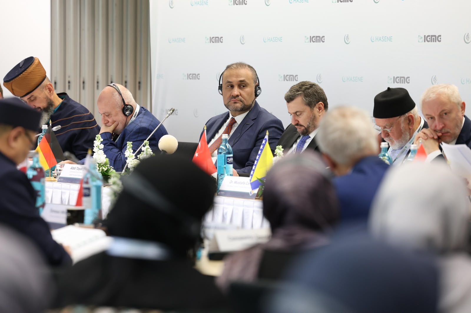 Köln'de Uluslararası Konferans 17 Ülkenin Müslüman Temsilcileri Buluştu!Vv