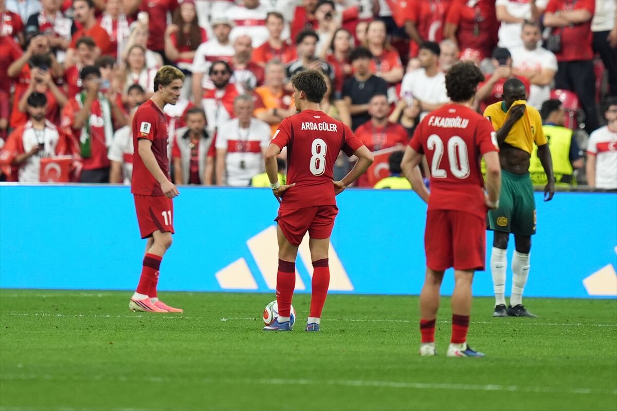 Montella'dan Devrim Gibi Karar! Paraguay Maçında O 2 Yıldız Kulübede 6565 (3)