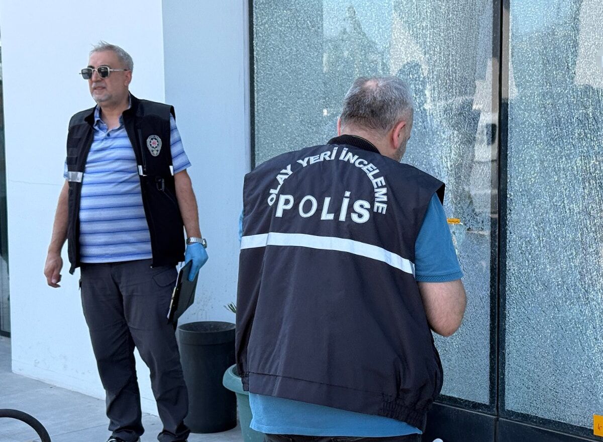 İstanbul'dan sonra Antalya: Otokoç'a kurşun yağdı