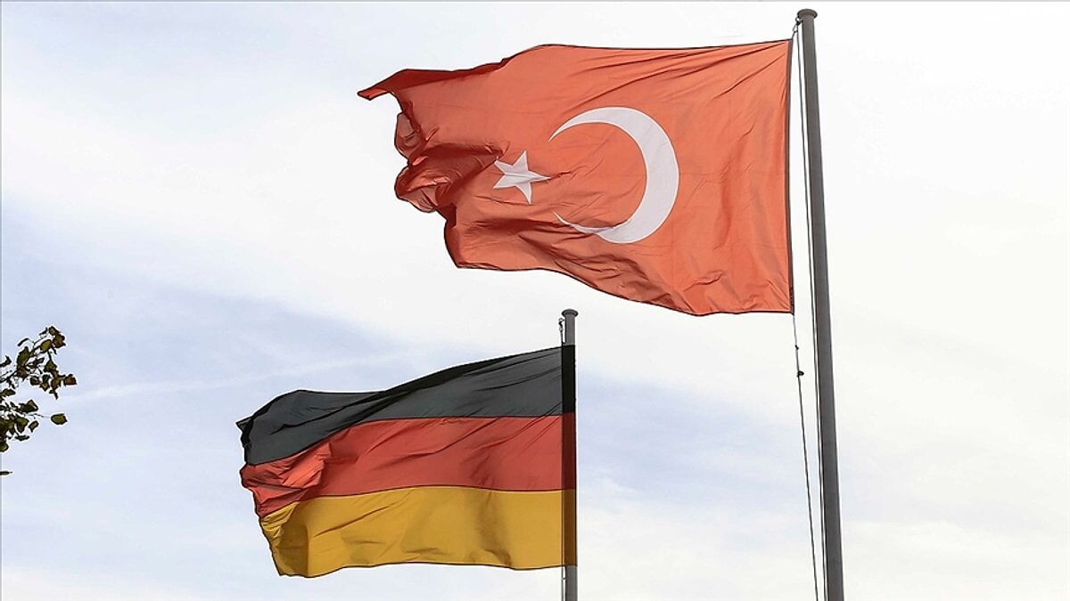 Almanya vizesinde ret oranı düştü: Vizesiz seyahat mi geliyor?