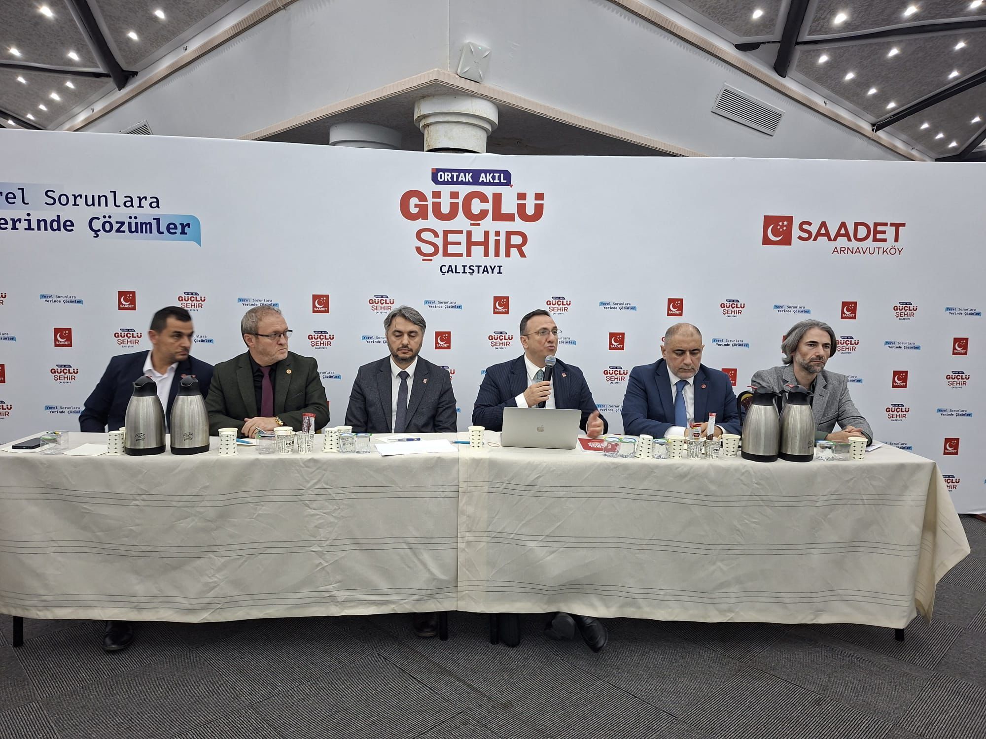 Saadet Partisi'nden İstanbul'un Geleceği Için Ortak Akıl Hamlesi Esenler Ve Arnavutköy'de Güçlü Şehir Vizyonu Masaya Yatırıldı!