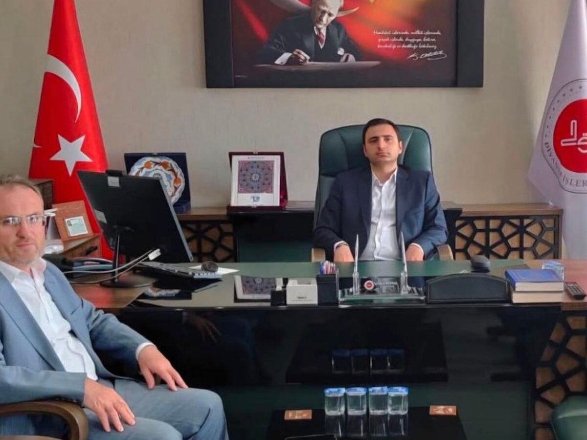 Sinop İl Müftülüğü'nde protokol krizi: Stajyer Vekil makam koltuğuna oturdu!