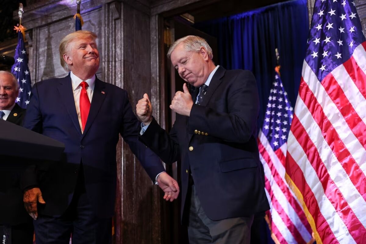 Washington’da Akıl Tutulması Çelişkiler Kralı Trump’a Abd’li Senatörden Skandal 'Tanrı' Benzetmesi!Üüü-1