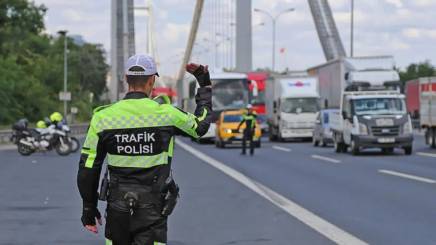 15 Temmuz'da Metrobüsler Çalışacak Mı Kapalı Olacak Duraklar Açıklandı! (1)