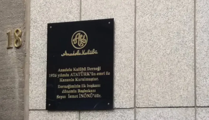 Özgür Özel'in Genel Başkanlığa seçildiği mekân! Bu mekân kimin talimatı ile kuruldu? Özgür Özel neden özellikle bu mekânı seçti? İşte o kulüple ilgili bilinmeyenler!